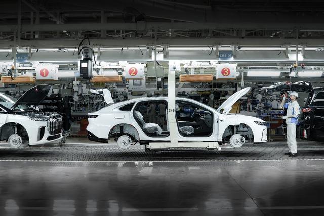 "解密新能源汽車維修技術(shù)，掌握行業(yè)熱門技能！"